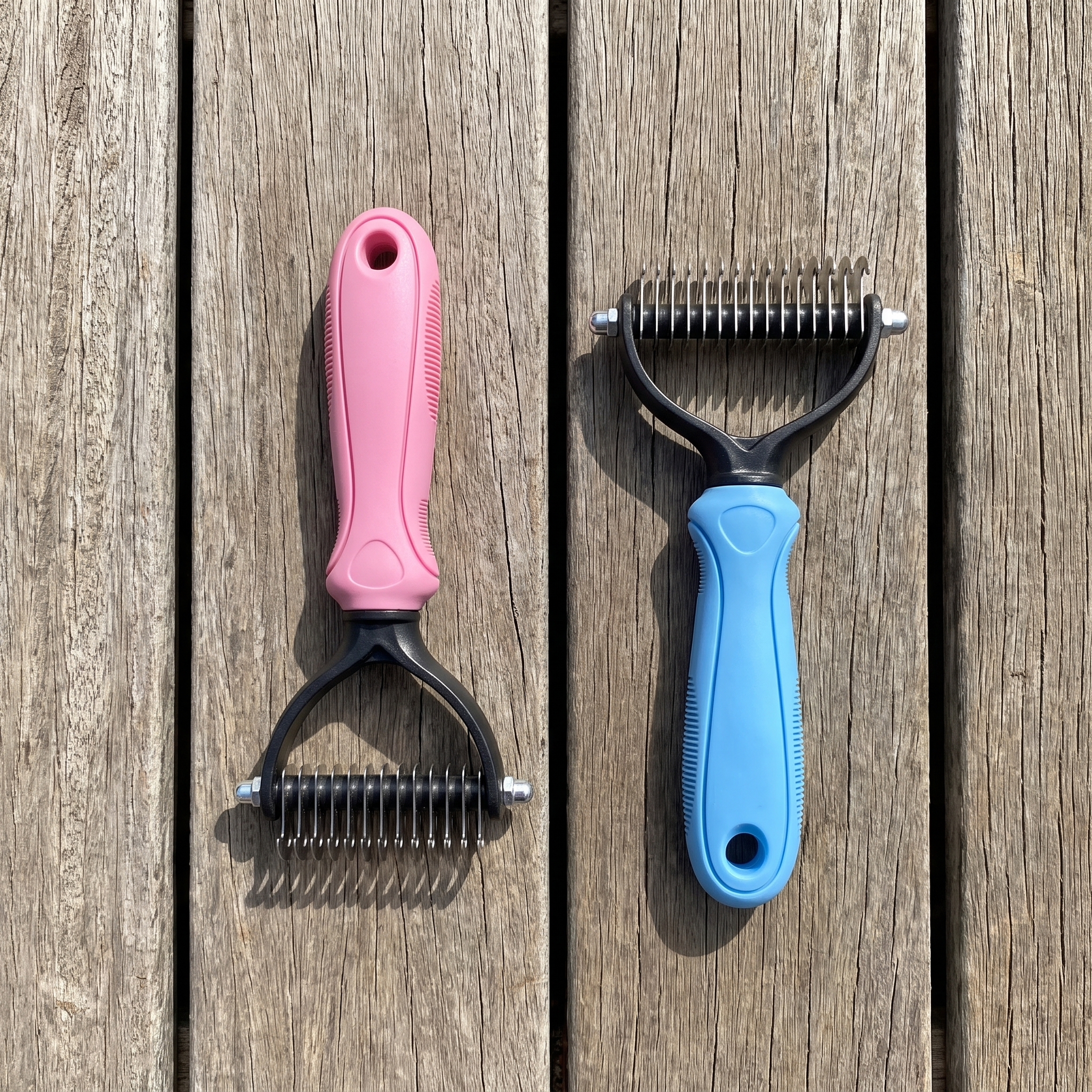 Top-down flat lay showing both sides of the Apollochi double-sided dematting comb and undercoat rake